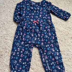 Cute floral jumpsuit for baby girl.